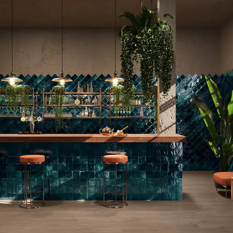 Imagem de azulejos azuis para cozinha colocados na bancada