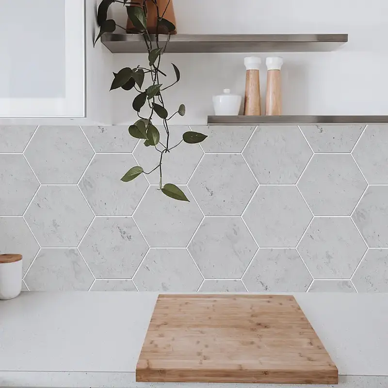 Azulejos hexagonais preciosos para cozinha que adicionam um toque único e elegante ao espaço