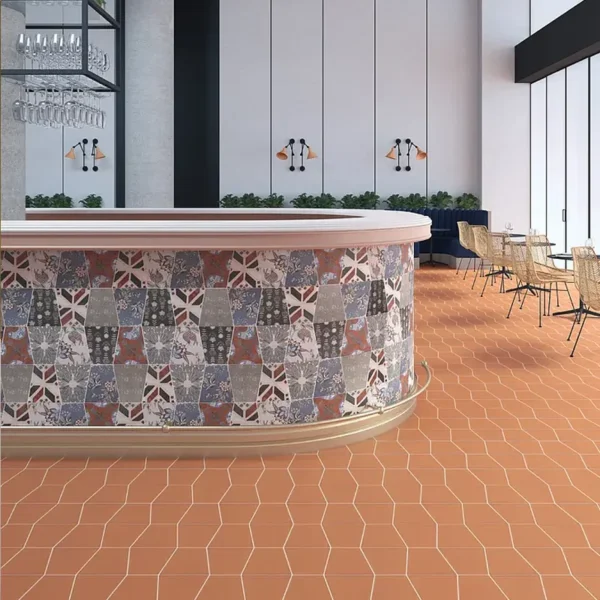 Chão laranja com azulejo