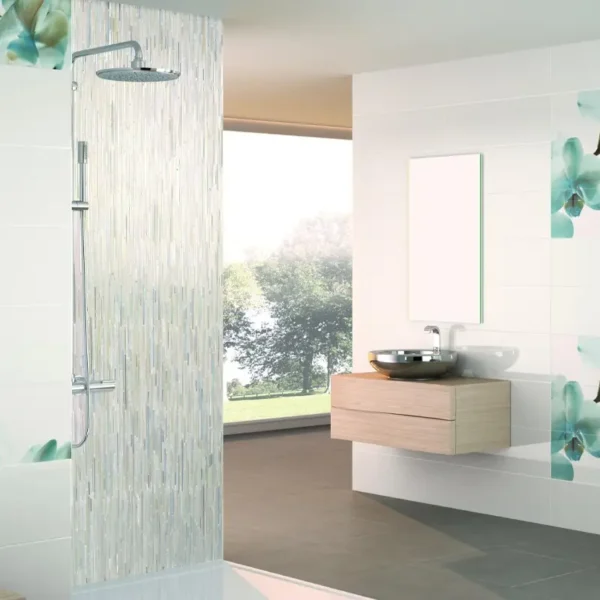 Bonito espaço com mosaico azulejo em forma de kit kat